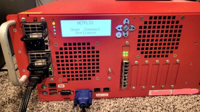 Redditor acquires decommissioned Netflix cache server with 262TB of storage