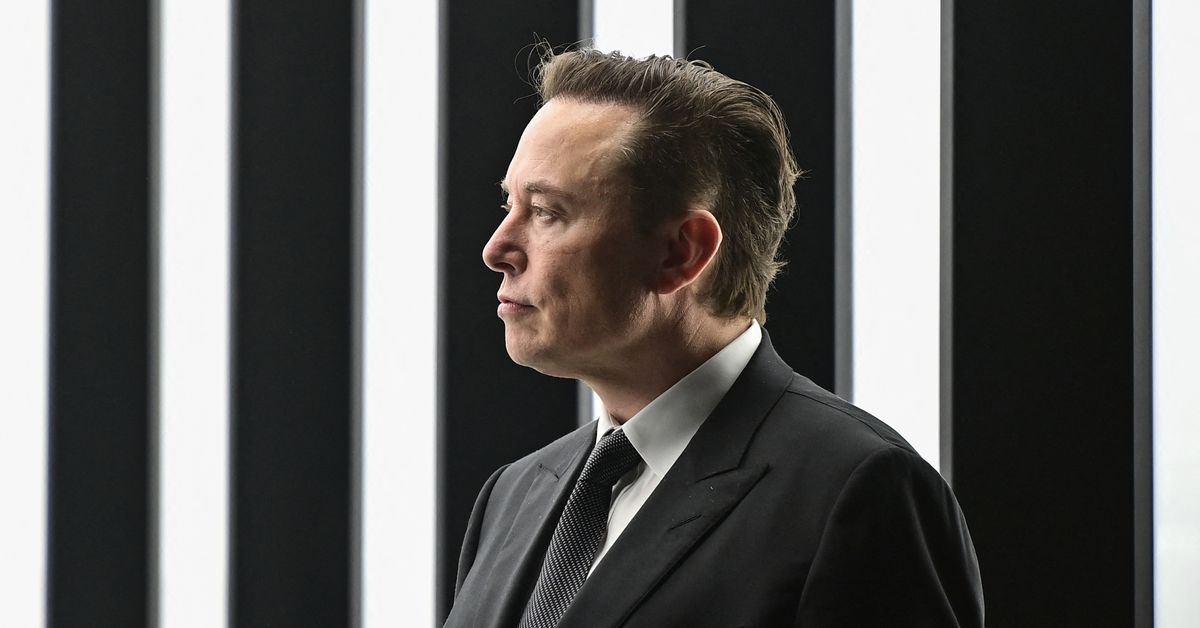 Mass layoffs and general chaos: How Elon Musk is changing Twitter