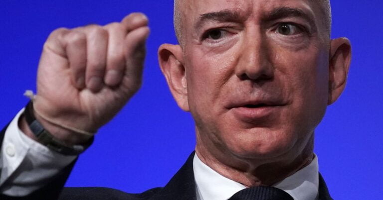 Amazon started a Twitter war because Jeff Bezos was pissed