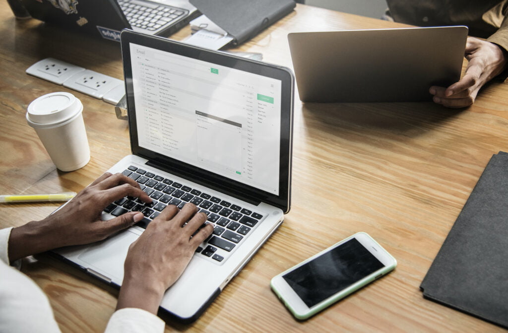 professional-tips-on-how-to-craft-effective-email-signatures