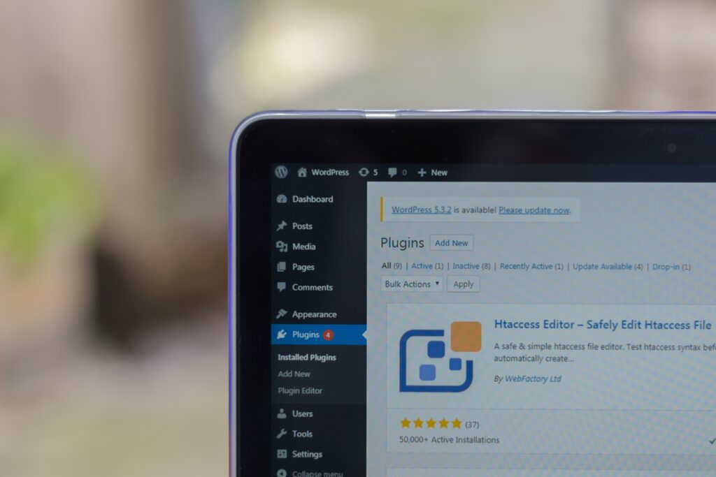 7-secrets-to-build-a-personalized-wordpress-website-from-home