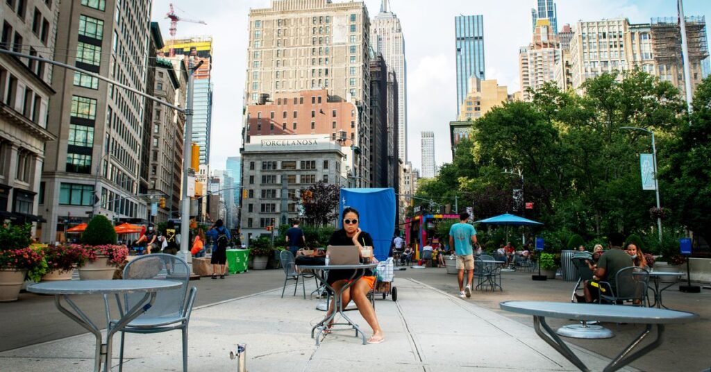 remote-workers-are-moving-out-of-big-cities-but-not-to-the-midwest