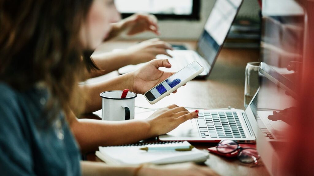 want-to-keep-your-employees-productive-pay-attention-to-shadow-it-clues