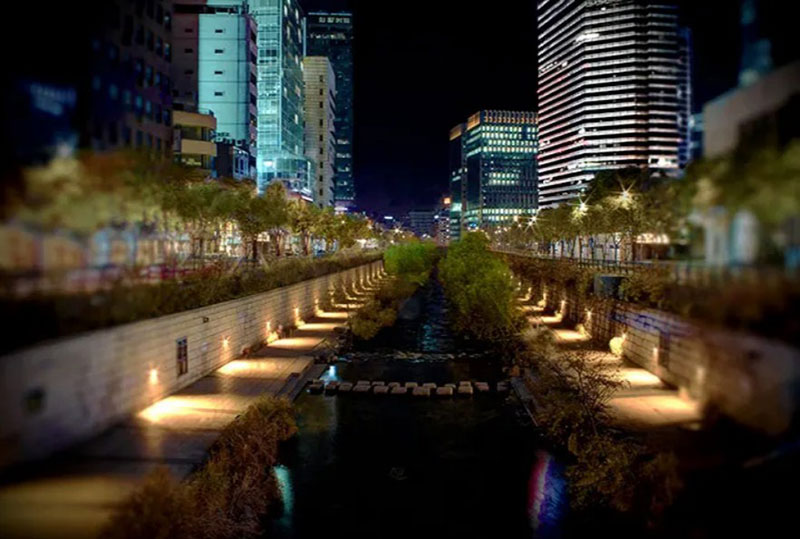 Cheonggycheon-streamwallpaper Stunning Seoul Wallpaper Examples You Should Check Out