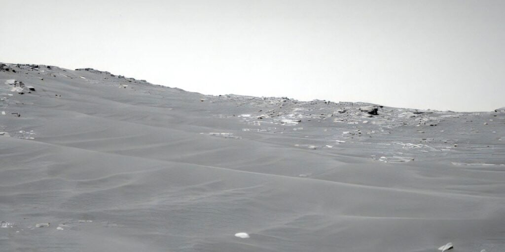 nasa-rover-captures-breathtaking-mars-landscape-photo-you-cant-miss