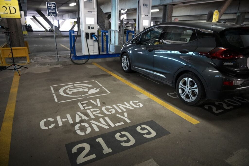 electric-cars-arent-just-vehicles-theyre-big-batteries