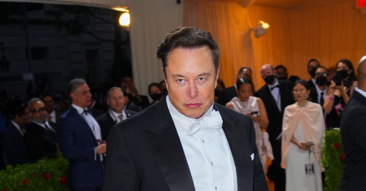 Elon Musk the Twitter celebrity vs. Elon Musk the boss
