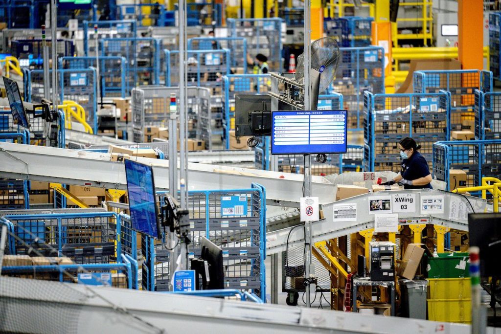 Leaked Amazon memo warns the company is running out of people to hire
